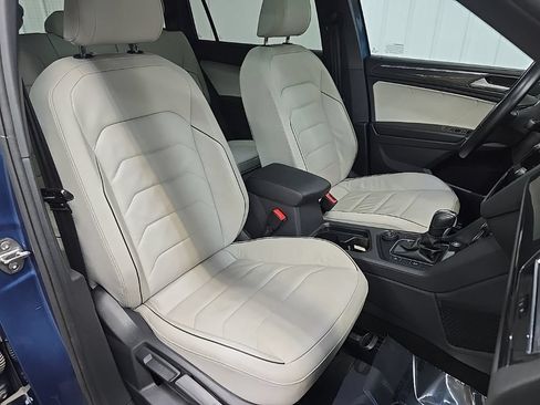 Used 2020 Volkswagen Tiguan SEL Premium R-Line w/ 3rd Row Seat Package AWD/4WD image 15