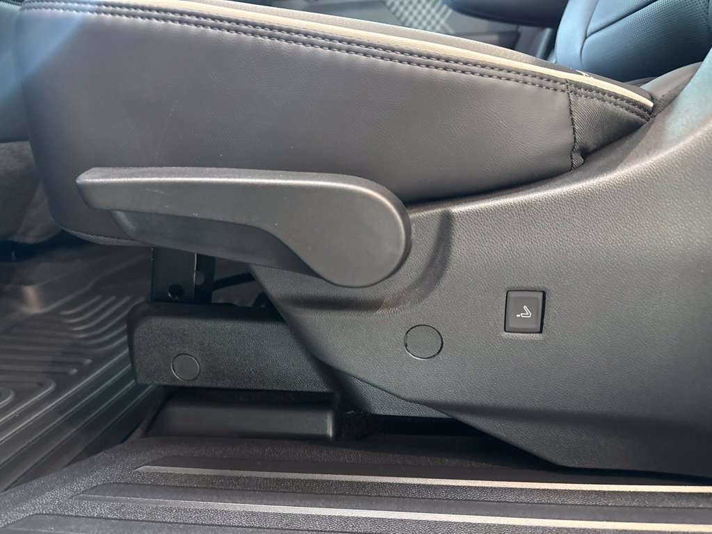 Used 2024 GMC Acadia Denali FWD image 17