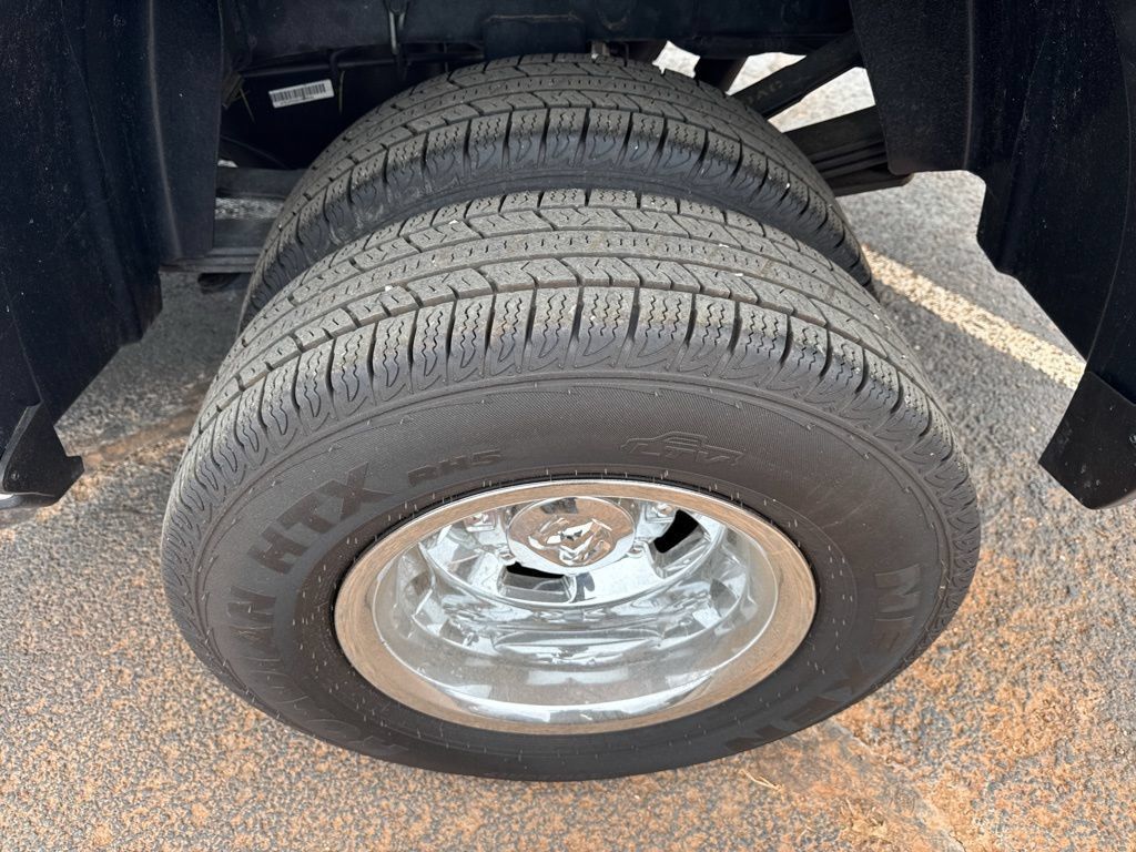 Used 2024 RAM 3500 Tradesman w/ Chrome Appearance Group AWD/4WD image 42