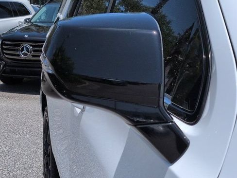 Used 2022 Chevrolet Tahoe Premier RWD image 12