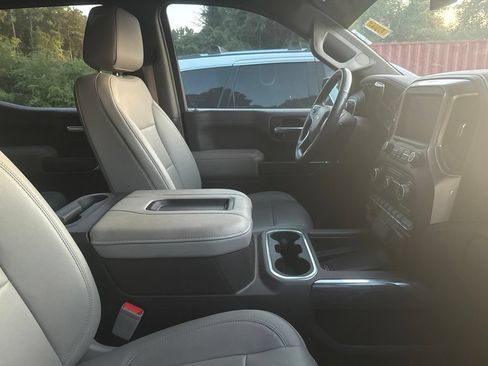 Used 2022 Chevrolet Silverado 1500 LTZ w/ LTZ Premium Package AWD/4WD image 12