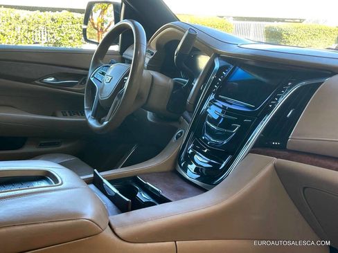 Used 2017 Cadillac Escalade ESV Platinum image 16
