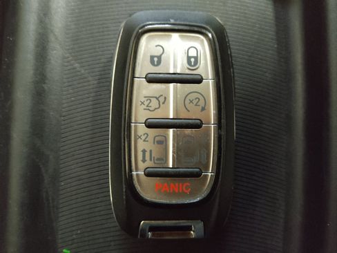 Used 2021 Chrysler Voyager Lxi FWD image 32