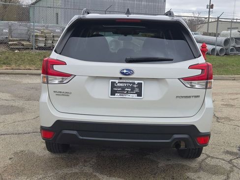 Used 2024 Subaru Forester Premium image 12