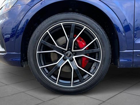 Used 2019 Audi Q8 Prestige image 11