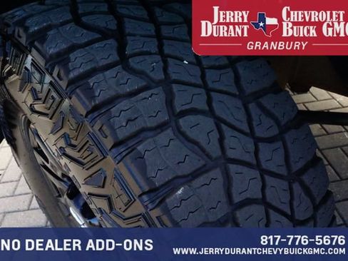 Used 2024 Chevrolet Silverado 2500 ZR2 w/ Technology Package AWD/4WD image 8