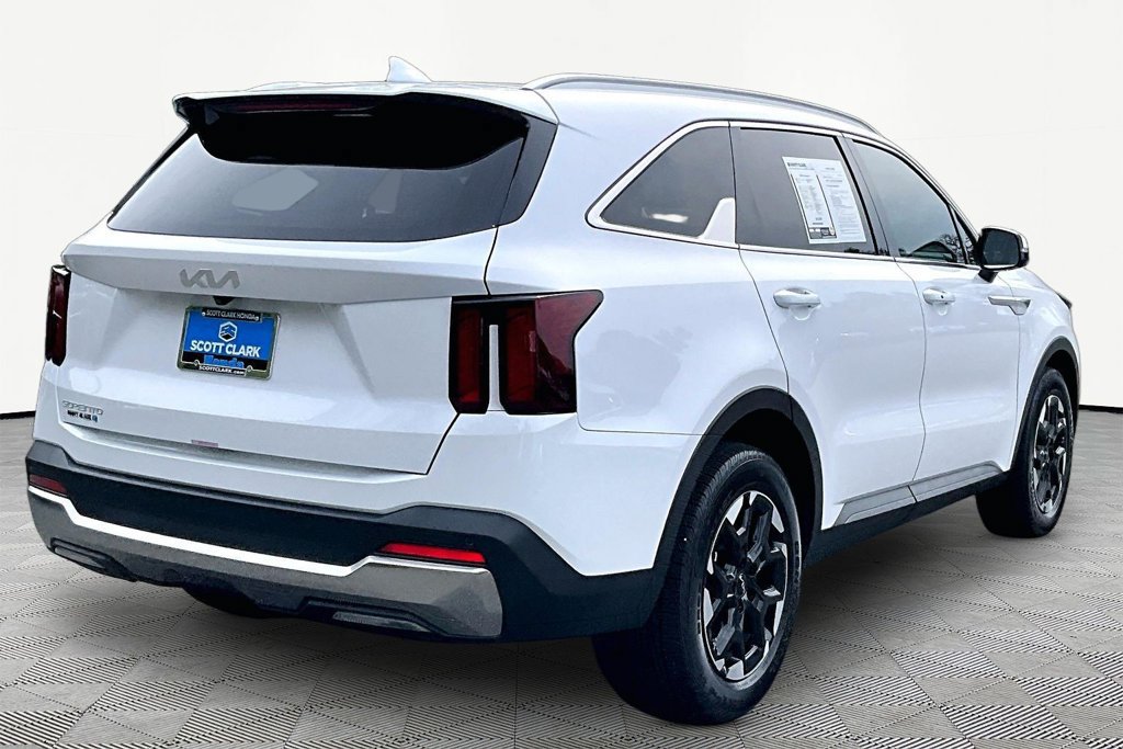 Used 2025 Kia Sorento S w/ Panoramic Sunroof Package FWD image 5