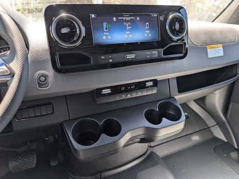 New 2025 Mercedes-Benz Sprinter 2500 image 28