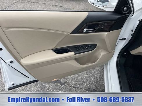 Used 2016 Honda Accord EX-L image 16