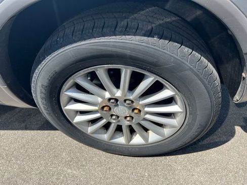 Used 2010 Buick Enclave CX w/ Driver Confidence Package FWD image 7