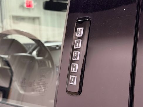 Used 2021 Ford F250 Lariat w/ Chrome Package AWD/4WD image 34
