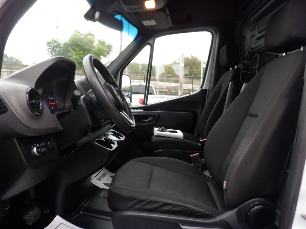 Used 2022 Mercedes-Benz Sprinter 4500 image 17