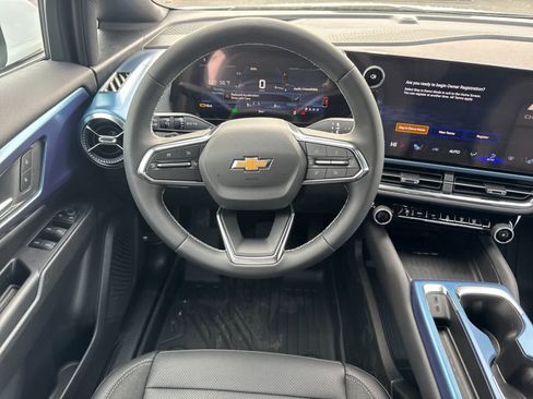 New 2026 Chevrolet Equinox EV LT image 14