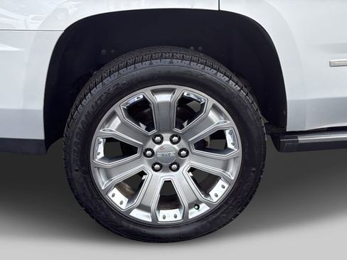 Used 2015 GMC Yukon Denali w/ Premium Package image 17