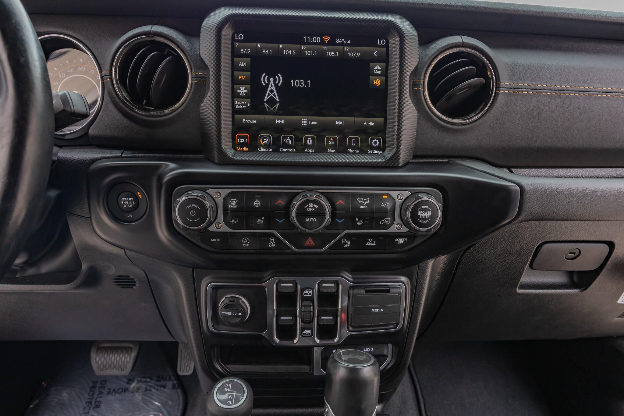 Used 2022 Jeep Wrangler Unlimited Sahara AWD/4WD image 24