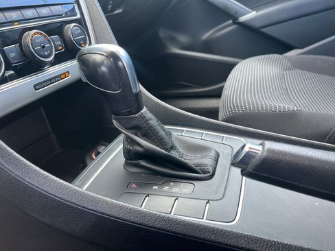 Used 2017 Volkswagen Passat 1.8T S image 29