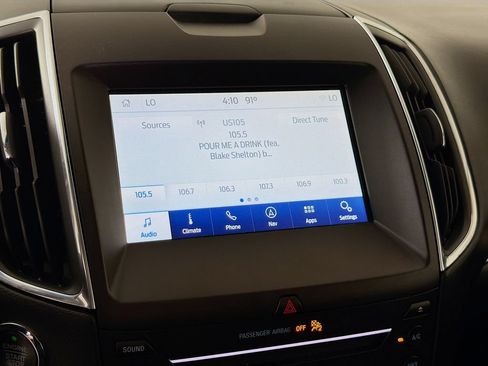 Used 2019 Ford Edge Titanium FWD image 16