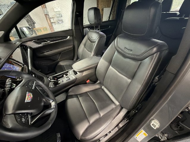 Used 2025 Cadillac XT6 Premium Luxury w/ LPO, Floor Liner Package AWD/4WD image 20