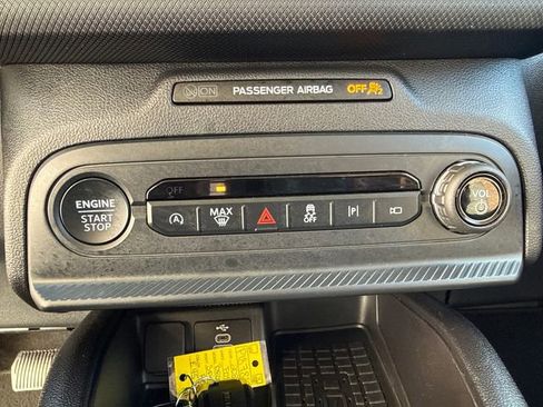 Certified 2025 Ford Bronco Sport Outer Banks w/ Outer Banks Tech Package+ image 32