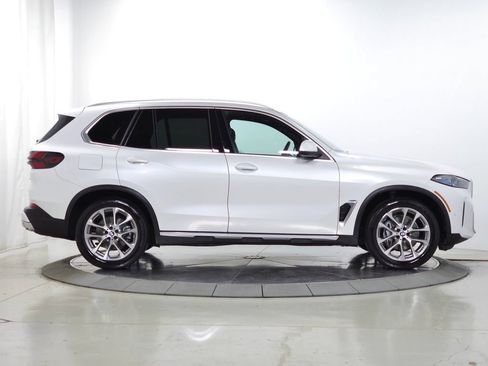 Used 2026 BMW X5 xDrive40i w/ Parking Assistance Package AWD/4WD image 12