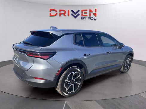 New 2026 Chevrolet Equinox EV LT w/ Comfort Package AWD/4WD image 5