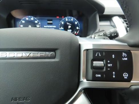 New 2026 Land Rover Discovery Limited Edition image 12