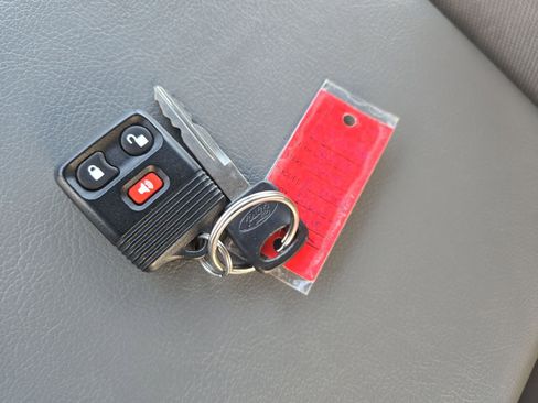 Used 2006 Ford F250 XL image 24