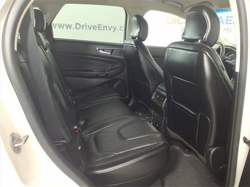 Used 2019 Ford Edge Titanium w/ Cold Weather Package image 18
