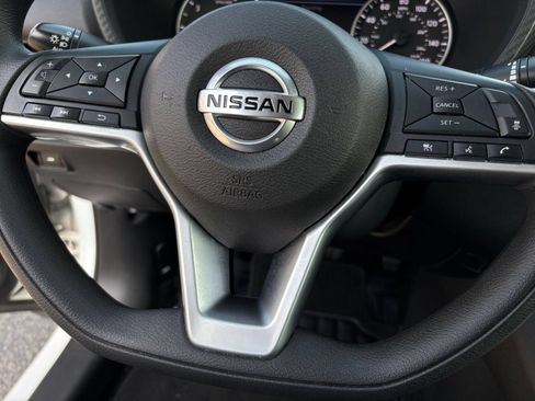 Used 2023 Nissan Sentra SV FWD image 27