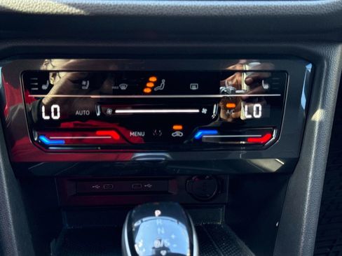 Used 2024 Volkswagen Tiguan SEL R-Line image 22