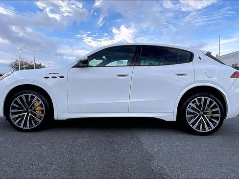 Used 2023 Maserati Grecale Modena AWD/4WD image 3