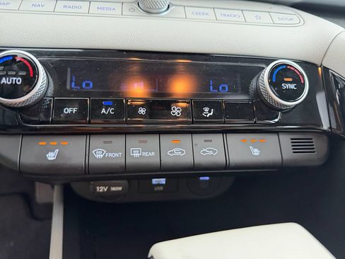 Certified 2026 Hyundai Elantra Limited FWD image 17