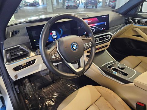 Used 2023 BMW i4 eDrive35 RWD image 2
