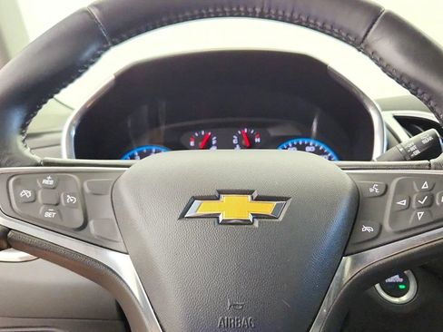 Used 2018 Chevrolet Equinox LT FWD image 16