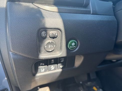 Used 2025 Honda Ridgeline TrailSport image 12