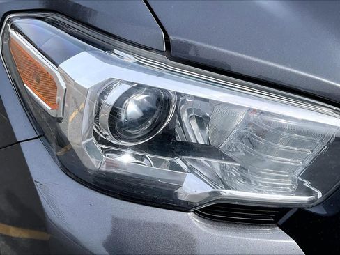 Used 2016 Toyota Tacoma SR5 image 26