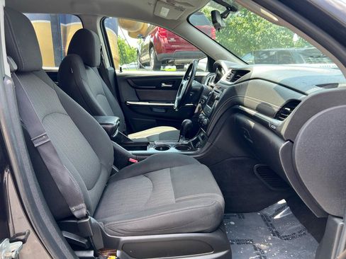 Used 2017 Chevrolet Traverse LT FWD image 16