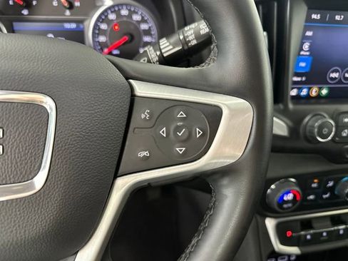 Used 2024 GMC Terrain SLT image 16
