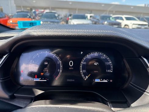 Certified 2025 Jeep Grand Cherokee L Limited w/ Black Appearance Package AWD/4WD image 11