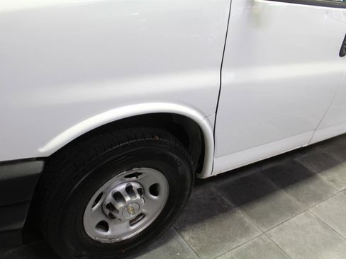 Used 2020 Chevrolet Express 2500 RWD image 31