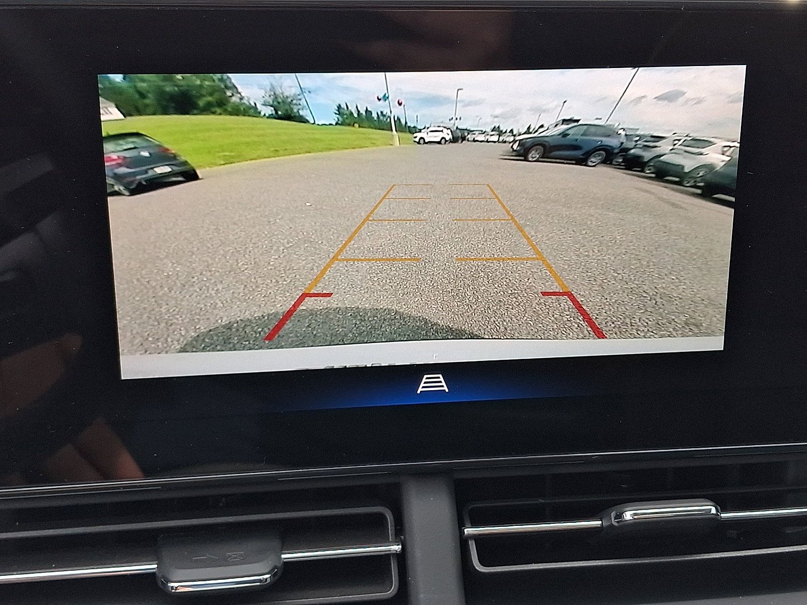 Used 2024 Chevrolet Trax ACTIV w/ Sunroof Package FWD image 20
