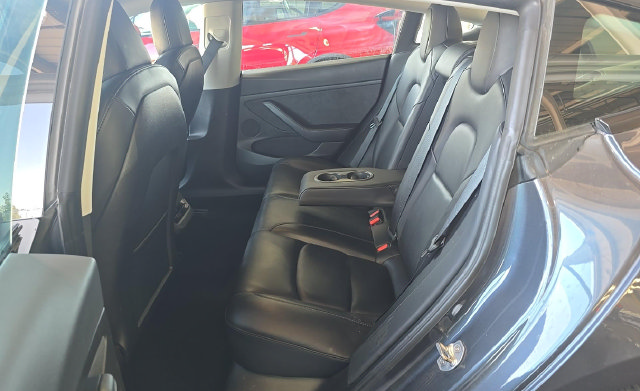 Used 2022 Tesla Model 3 Long Range AWD/4WD image 8