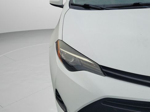 Used 2018 Toyota Corolla LE FWD image 13