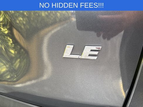 Used 2022 Toyota RAV4 LE FWD image 9