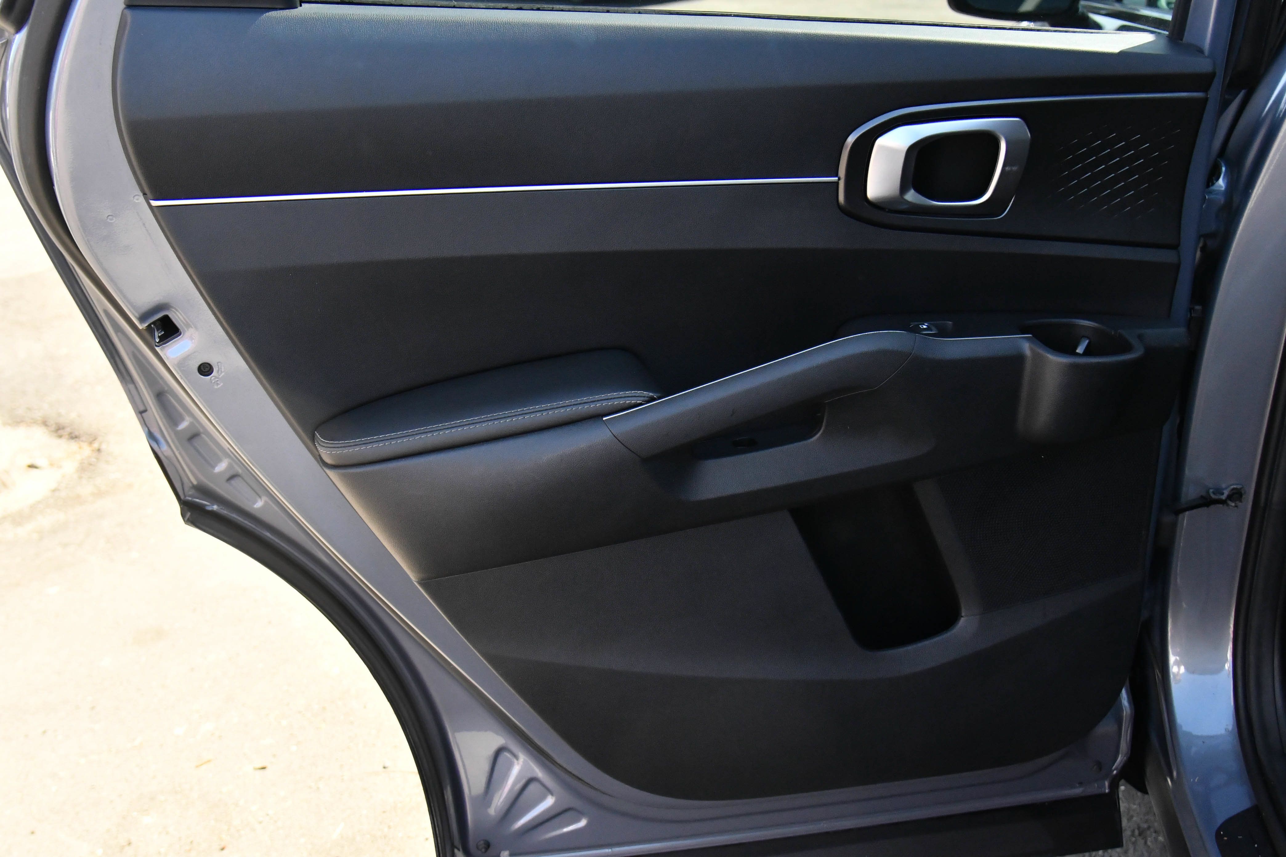 Used 2022 Kia Sorento S w/ Panoramic Sunroof Package FWD image 38