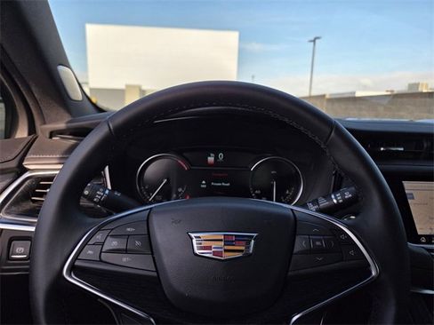 New 2025 Cadillac XT5 Premium Luxury image 9