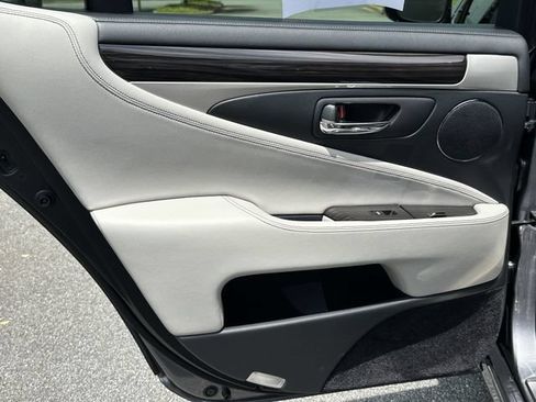 Used 2014 Lexus LS 460 w/ Comfort Package RWD image 24