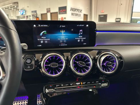 Used 2023 Mercedes-Benz CLA 250 image 25