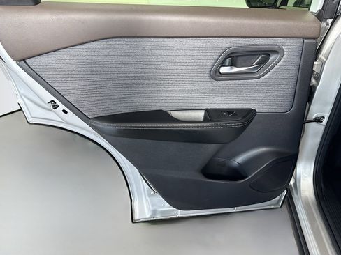 Used 2023 Nissan Rogue SV image 26