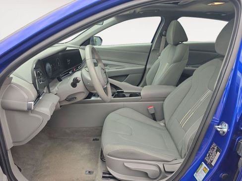Used 2025 Hyundai Elantra SEL FWD image 10